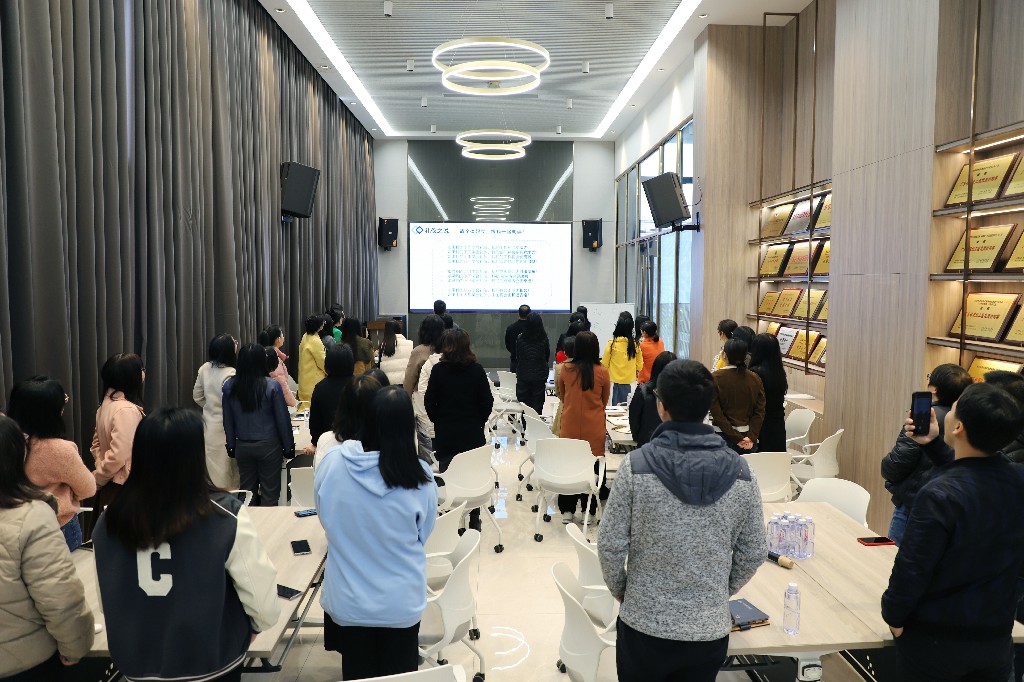 【集團(tuán)動(dòng)態(tài)】形象提升，禮儀先行丨集團(tuán)開展“三八婦女節(jié)”商務(wù)禮儀培訓(xùn)活動(dòng)(圖5)