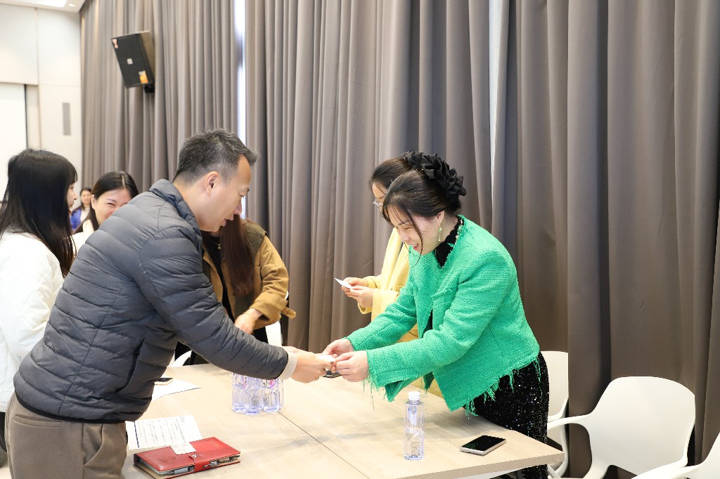 【集團(tuán)動(dòng)態(tài)】形象提升，禮儀先行丨集團(tuán)開展“三八婦女節(jié)”商務(wù)禮儀培訓(xùn)活動(dòng)(圖19)